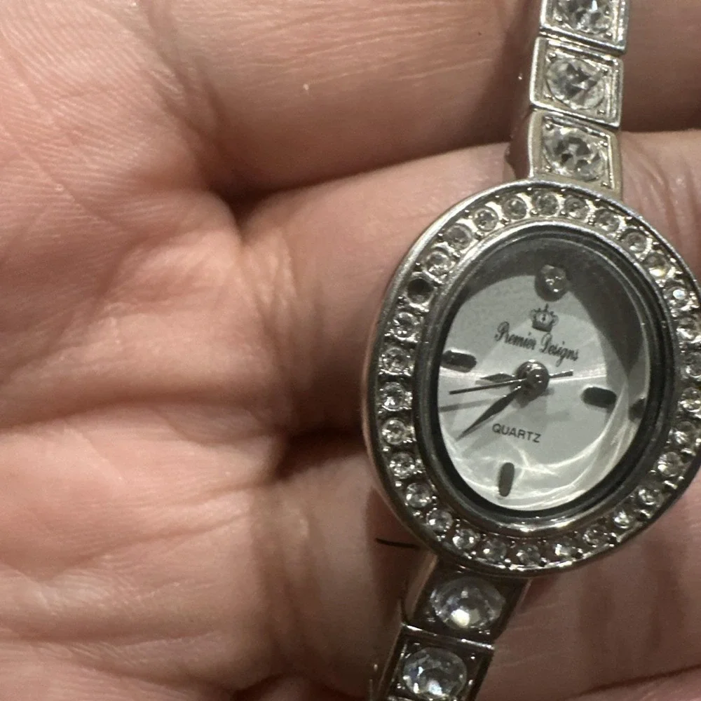 Runs Premier‎ Designs Silver Rhinestone Watch 20mm Fit 7.25 Missing One Crystal